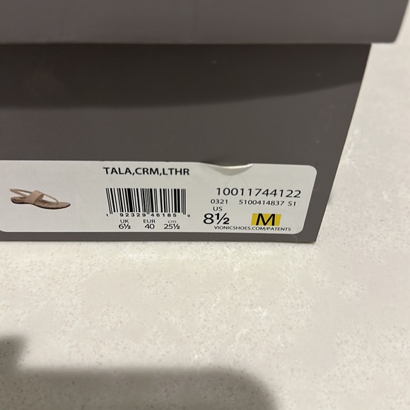 Vionic snakeskin print sandals size 8.5 - Picture 4 of 5